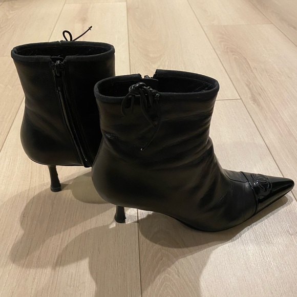 Gorgeous Chanel vintage booties - Picture 11 of 15